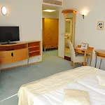 Set 4* Bratislava