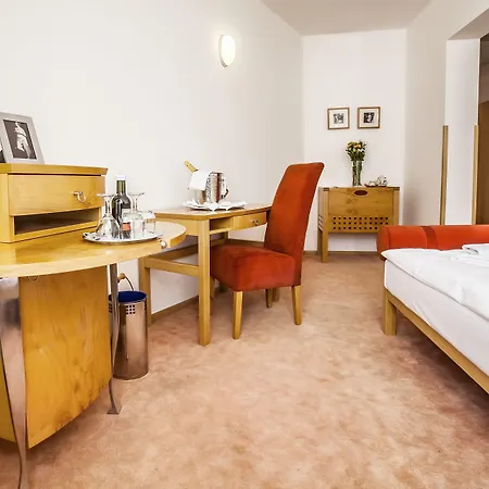 Set Hotel 4*