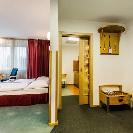 Set Hotel
