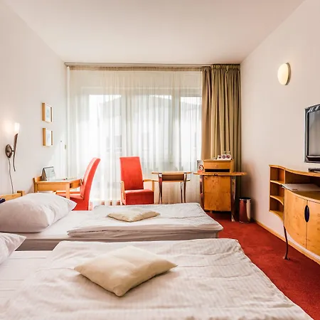 Set Hotel