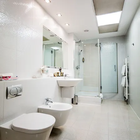 Set Hotel 4*