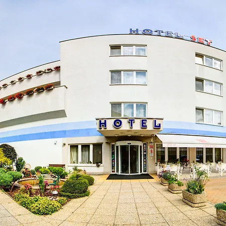 Set Hotel 4*