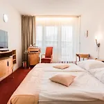 Set Hotel