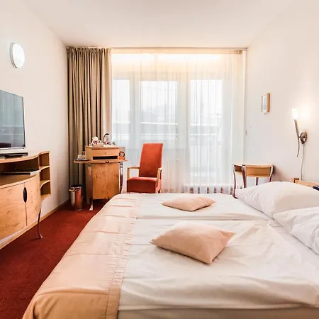 Set Hotel