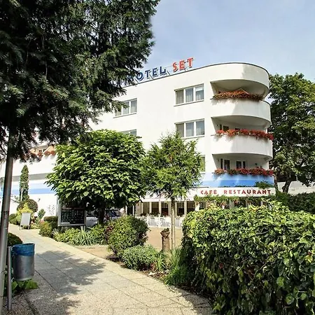 Set Hotel